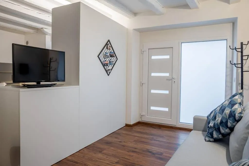 Giustissimi Haus Apartment Verona 0*,  Italy